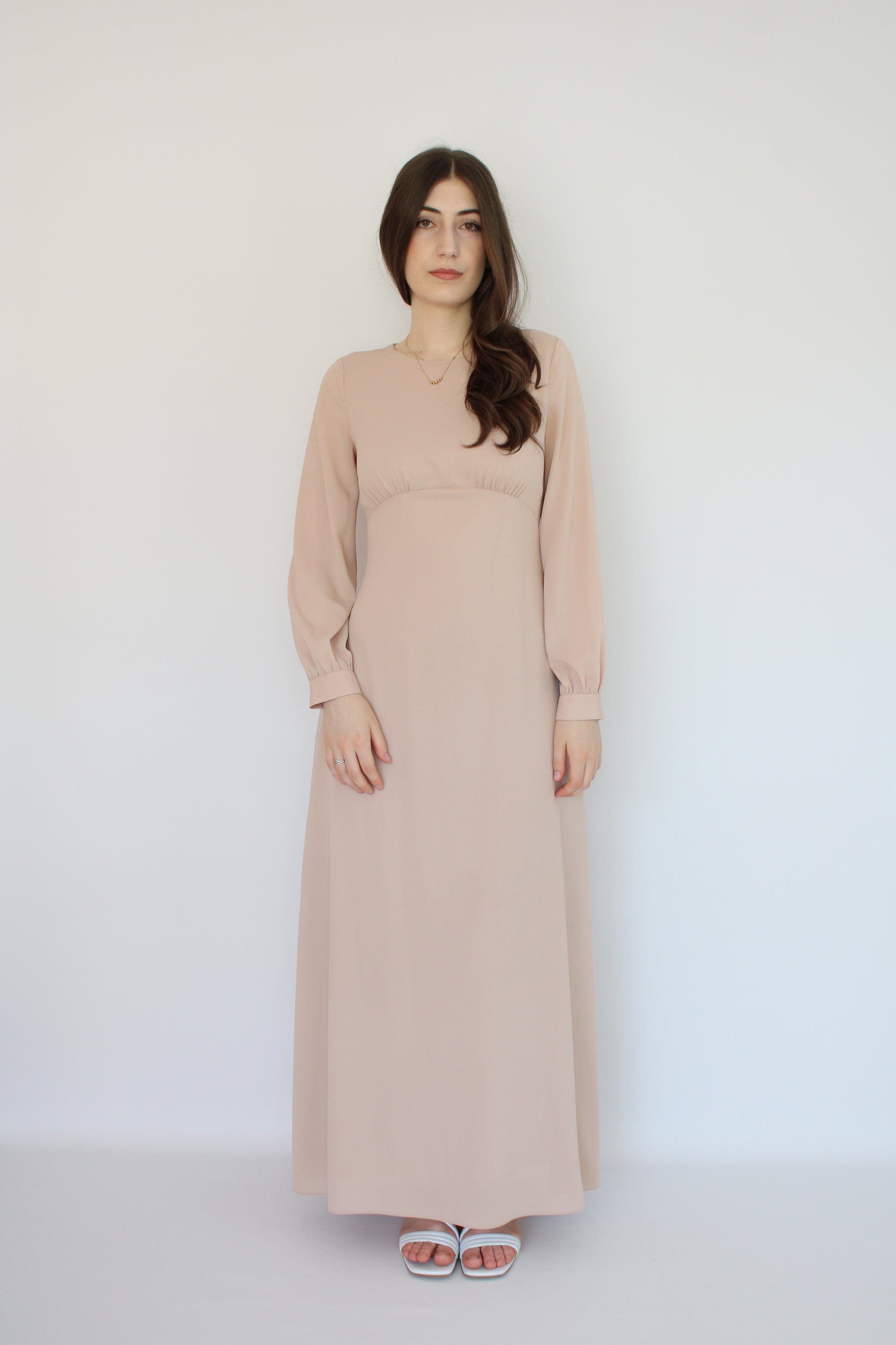 ROBE BEIGE ROSÉ EN CHIFFON