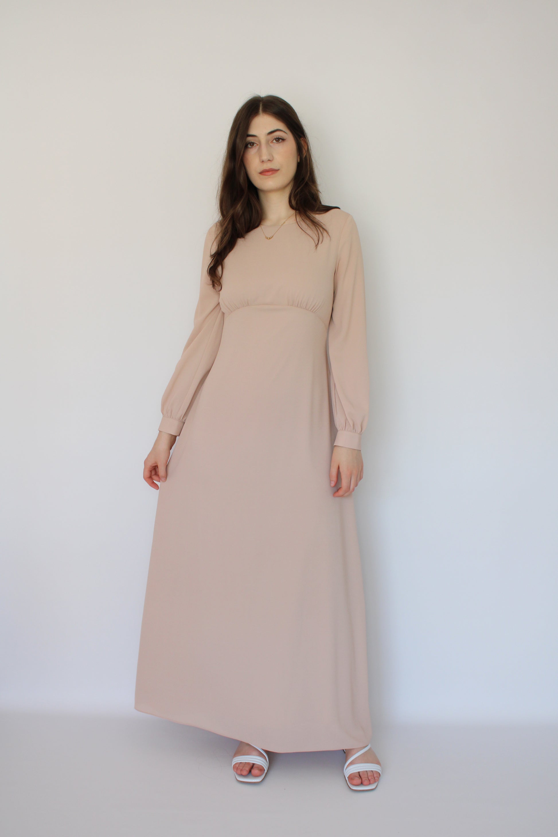 ROBE BEIGE ROSÉ EN CHIFFON